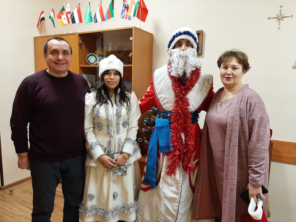 З Новим роком та Різдвом