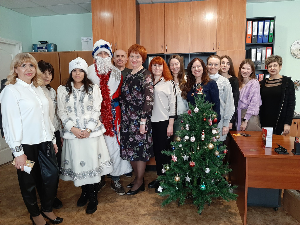 З Новим роком та Різдвом